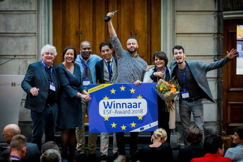 Amsterdamse aanpak statushouders wint ESF-Award 2018